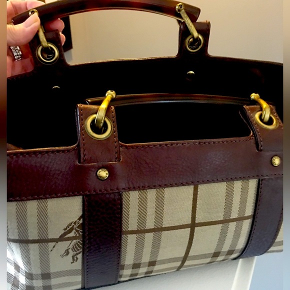 Burberry Collectors Piece - Picture 3 of 5